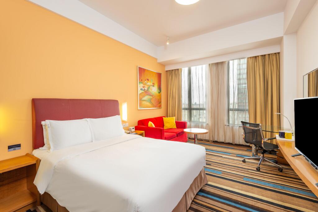 Шанхай: Holiday Inn Exp Wujiaochang