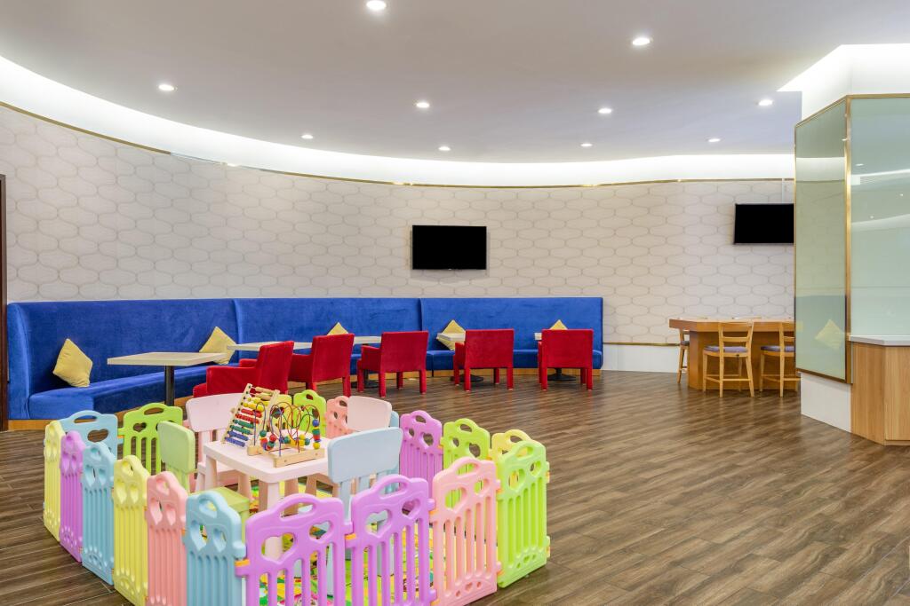 Шанхай: Holiday Inn Exp Wujiaochang