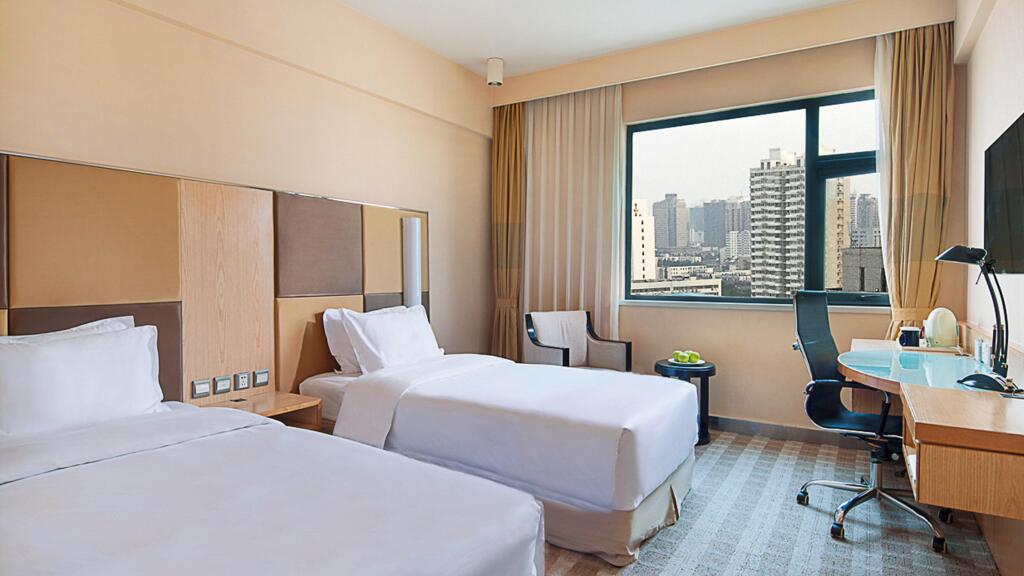 Holiday Inn Express Zhengzhou by IHG — фото 1