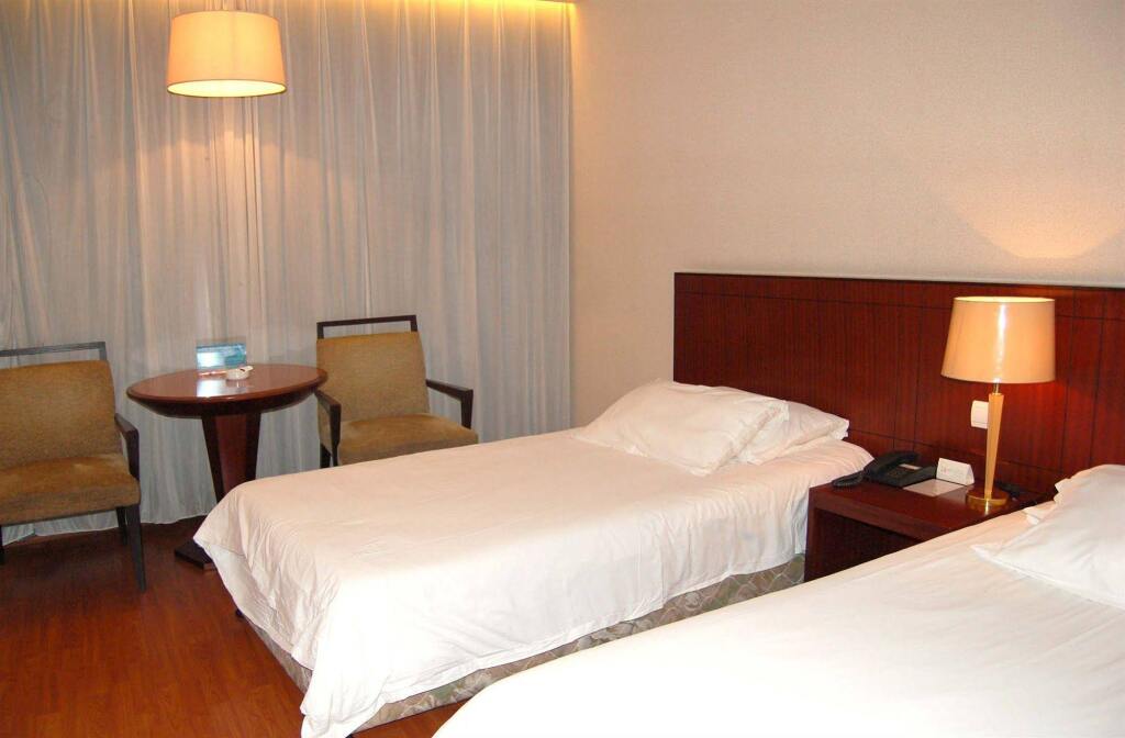 Шанхай: Отель Radisson Red Shanghai Wujiaochang
