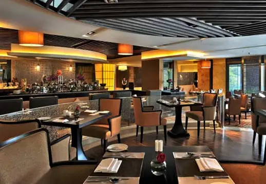 Шанхай: Howard Johnson Plaza Waigaoqiao Shanghai