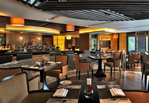 Шанхай: Howard Johnson Plaza Waigaoqiao Shanghai