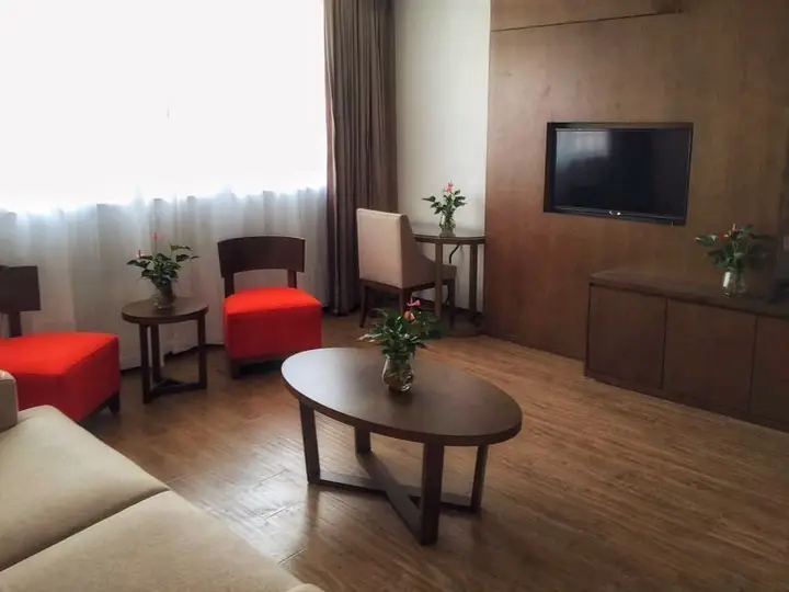 Шанхай: Noble Center Hotel