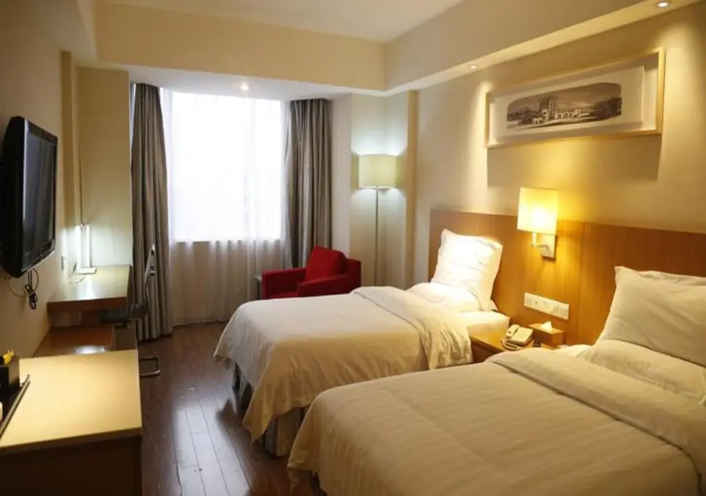 Гуанчжоу: Orange Hotel Guangzhou Quzhuang Metro Station