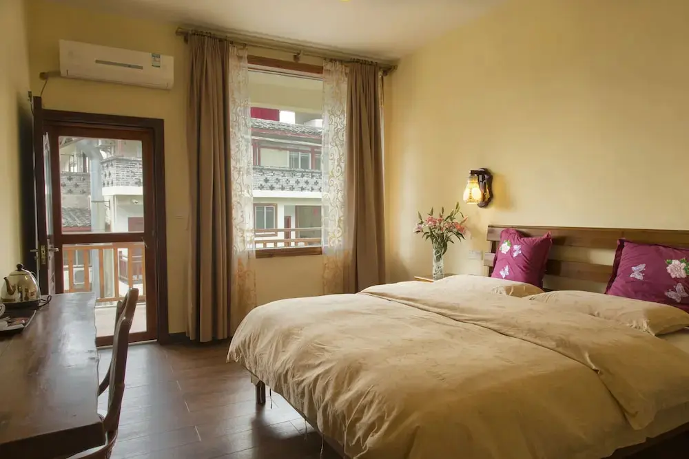 Яншо: Snow Lion Riverside Resort