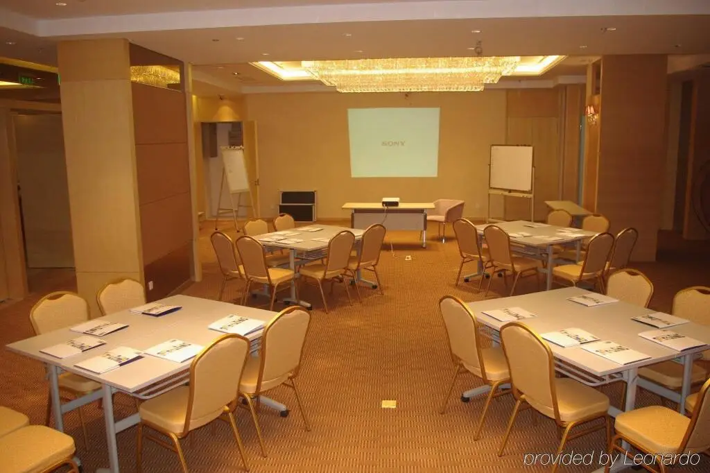 Шанхай: Holiday Inn Express Shanghai Sanlin