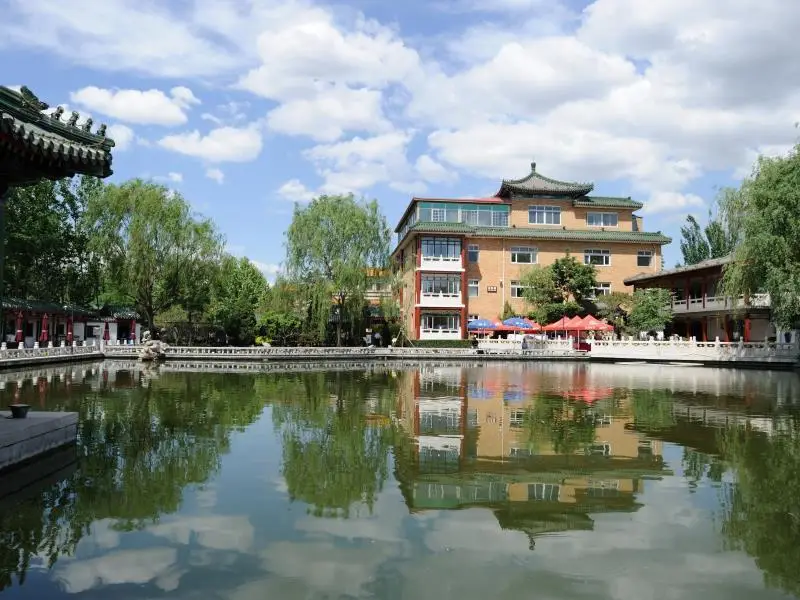 Beijing Sichuan Wuliangye Longzhaoshu Hotel — фото 1