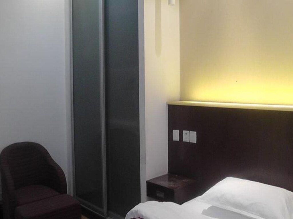 Шанхай: Shanghai Luminous Modern Universe Apartment Hotel