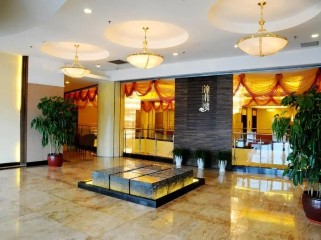 Циндао: Отель Blue Horizon (Qingdao Shilaoren International Convention and Exhibition Center)