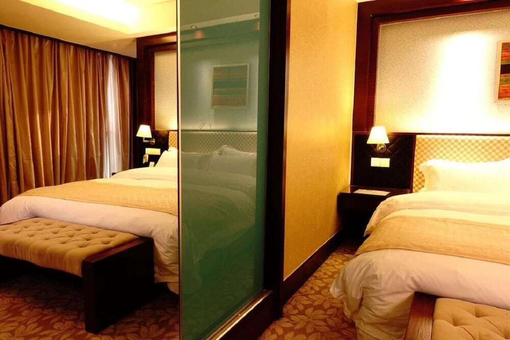 Цзясинь: Leedenhotel