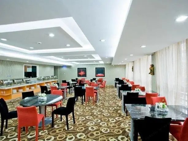 Шанхай: J. Real Residence Suites