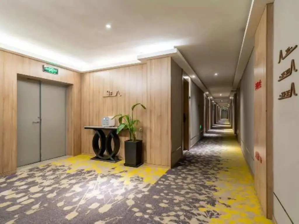 Сямынь: Youth Sunshine S Hotel (Xiamen SM Plaza Songbai Rainbow)