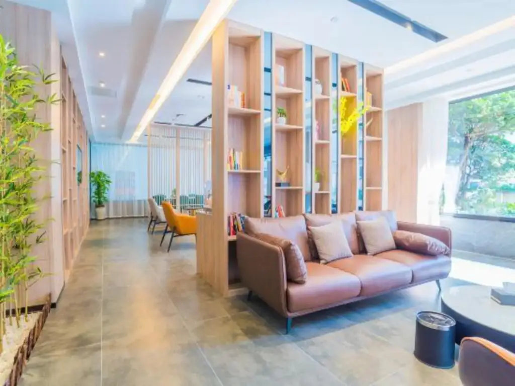 Сямынь: Youth Sunshine S Hotel (Xiamen SM Plaza Songbai Rainbow)