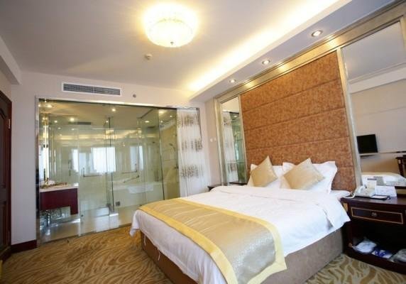 Далянь: Everbright Hotel