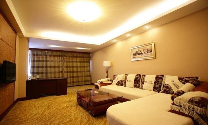 Далянь: Everbright Hotel