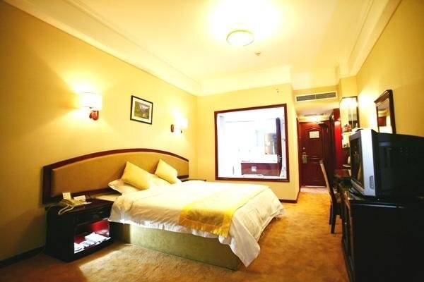 Далянь: Everbright Hotel