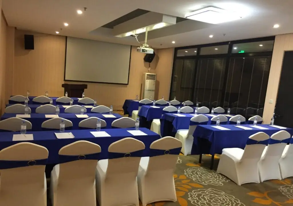 Гуанчжоу: Vienna Hotel (Dongguan Houjie Dadao Branch)