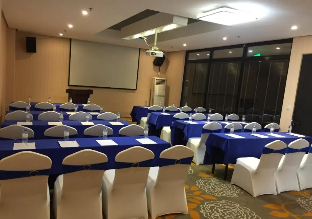 Гуанчжоу: Vienna Hotel (Dongguan Houjie Dadao Branch)