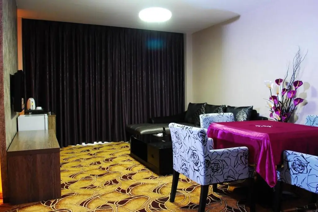 Чэнду: Huadu Shidai Hotel - Chengdu