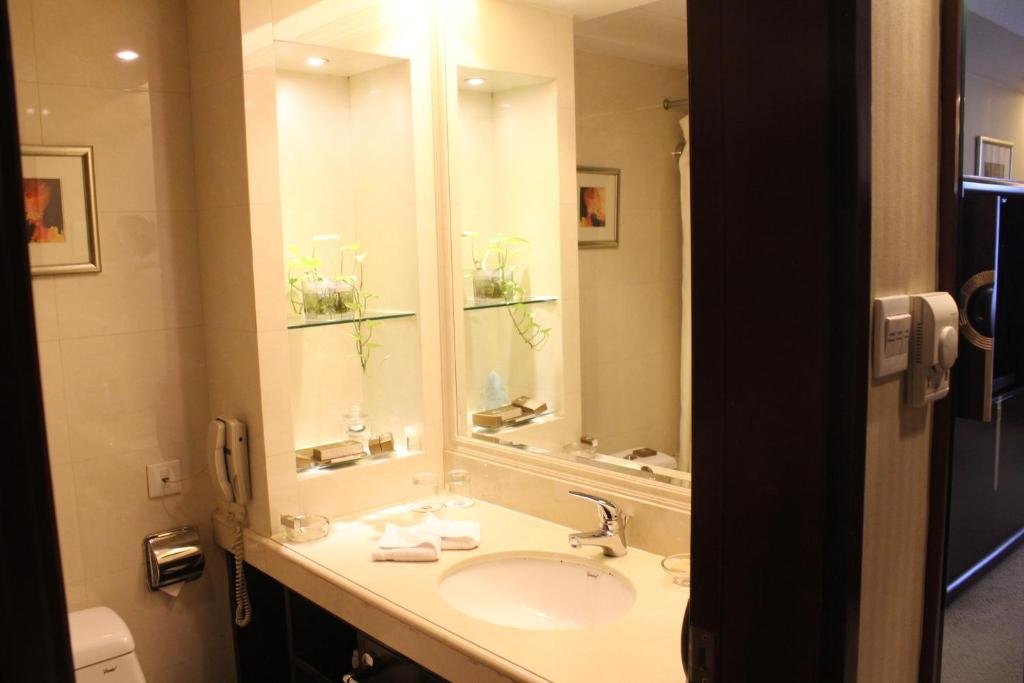 Чжанцзяган: Huafang Jinling International Hotel Zhangjiagang