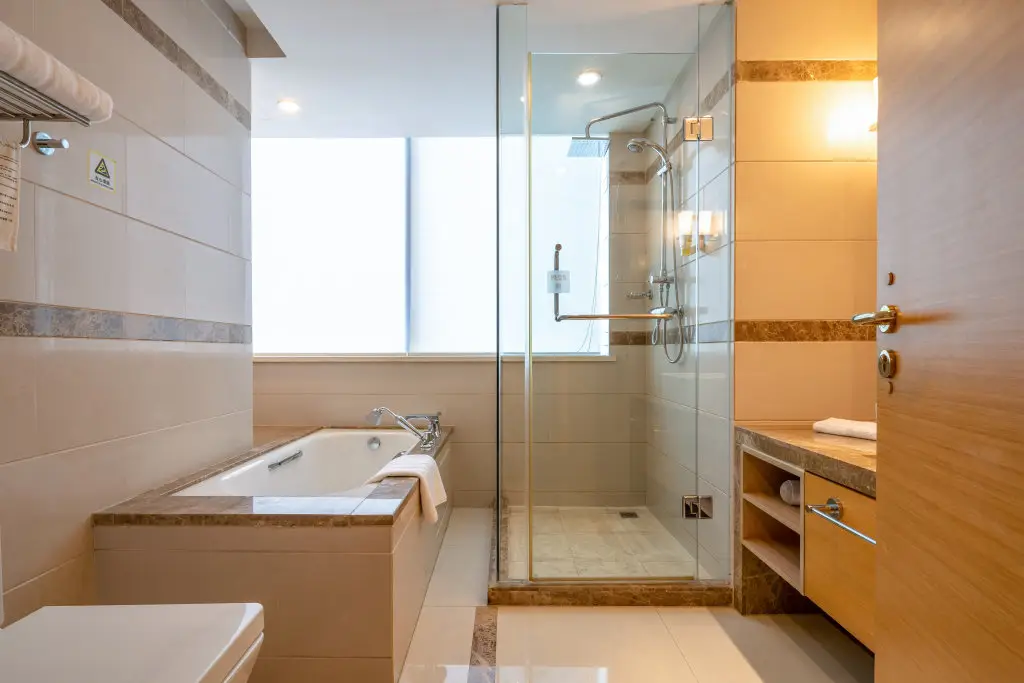 Шанхай: Regal Plaza Hotel & Residence