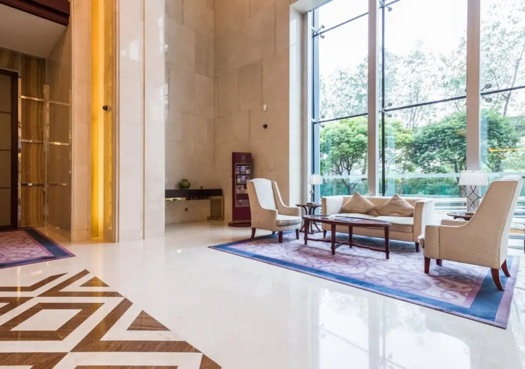Шанхай: Regal Plaza Hotel & Residence