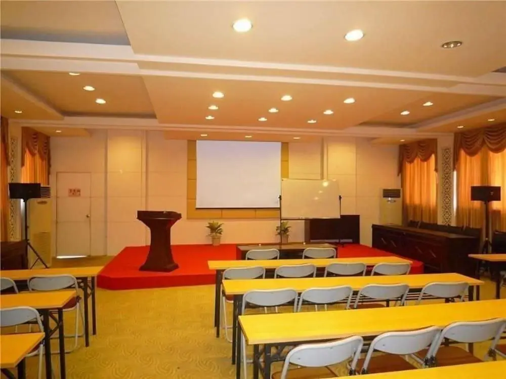 Гуйлинь: Guilin Lifeng Hotel