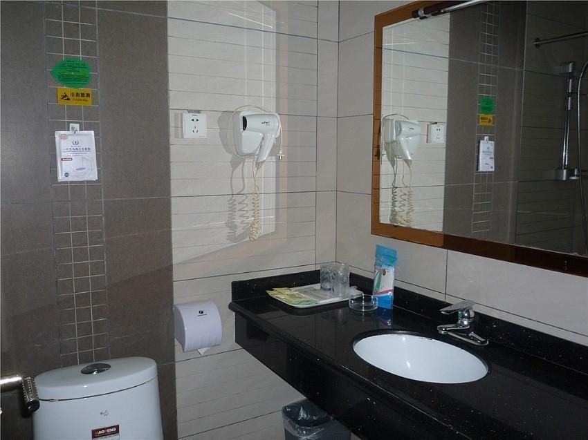 Гуйлинь: Guilin Lifeng Hotel