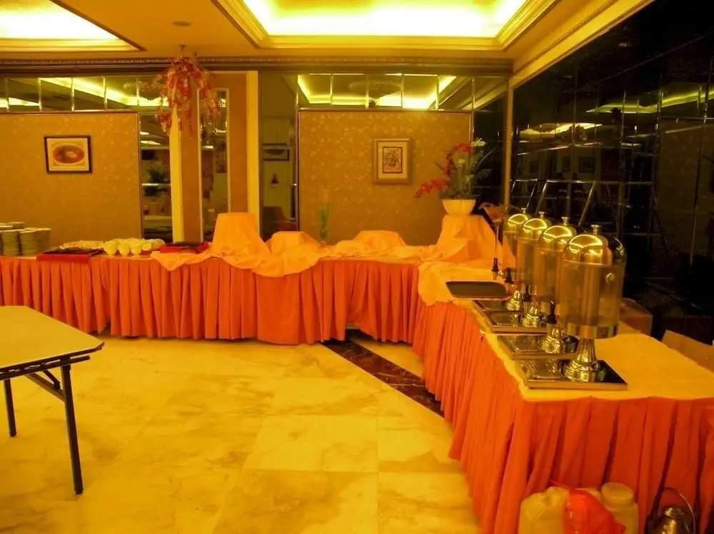 Гуйлинь: Golden Dragon Hotel