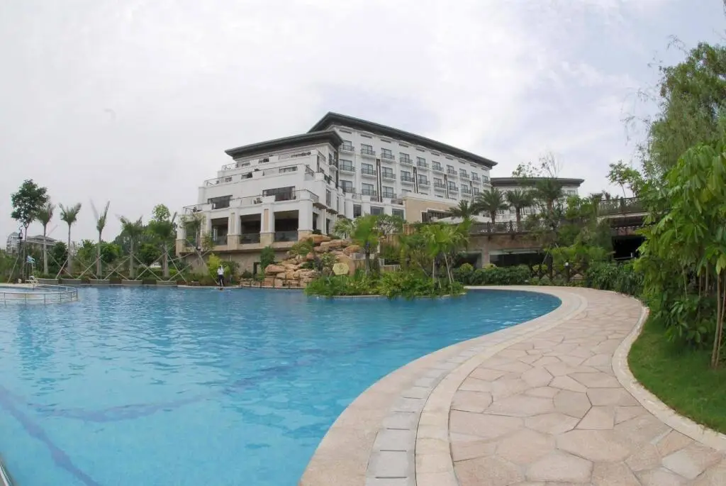 Golden Bay Resort — фото 1