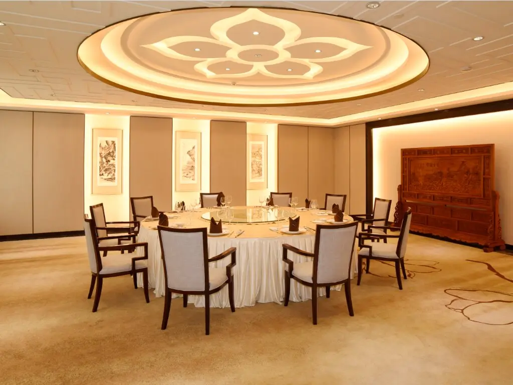 Гуанчжоу: Guangdong Hotel