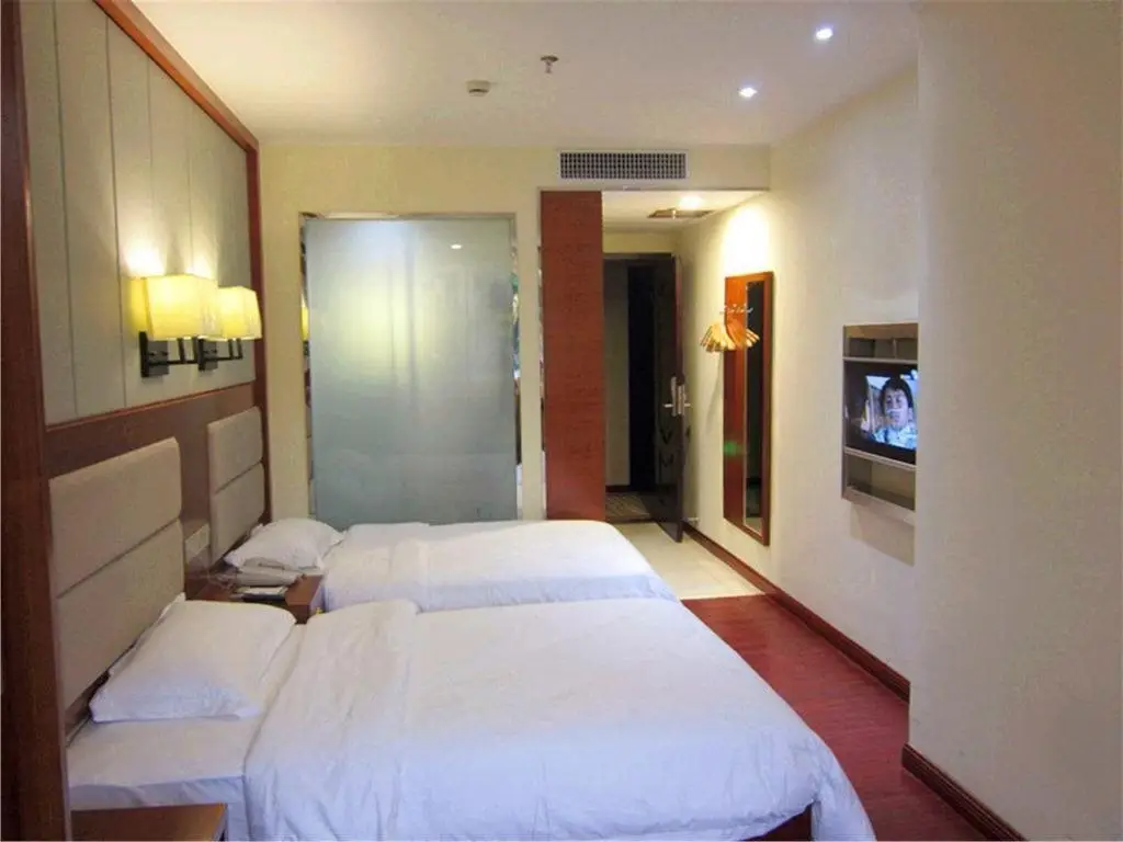 Гуанчжоу: Golden Hotel