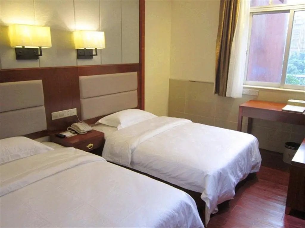 Гуанчжоу: Golden Hotel