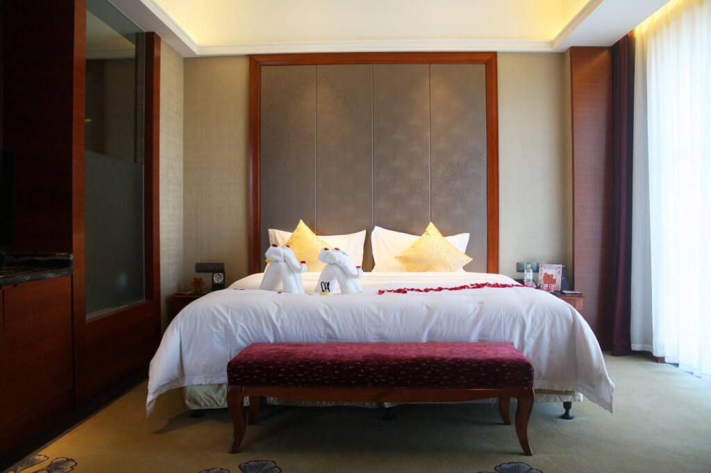 Grand Skylight International Hotel Wuhai — фото 1