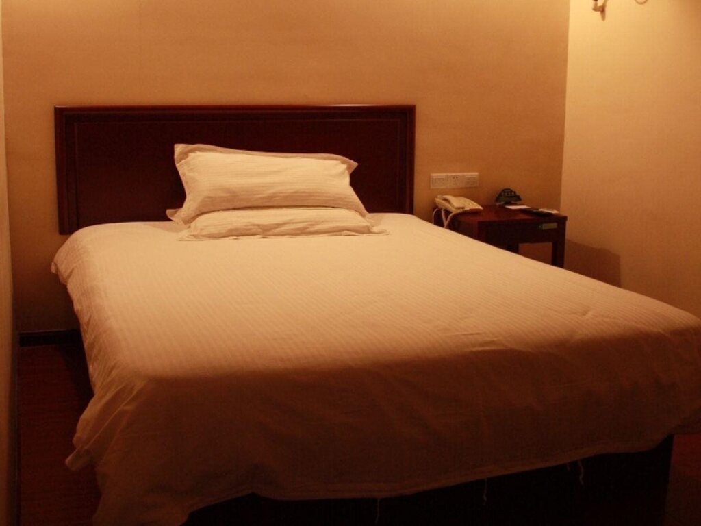 Циндао: GreenTree Inn Shandong Qingdao Railway Station Square Express Hotel