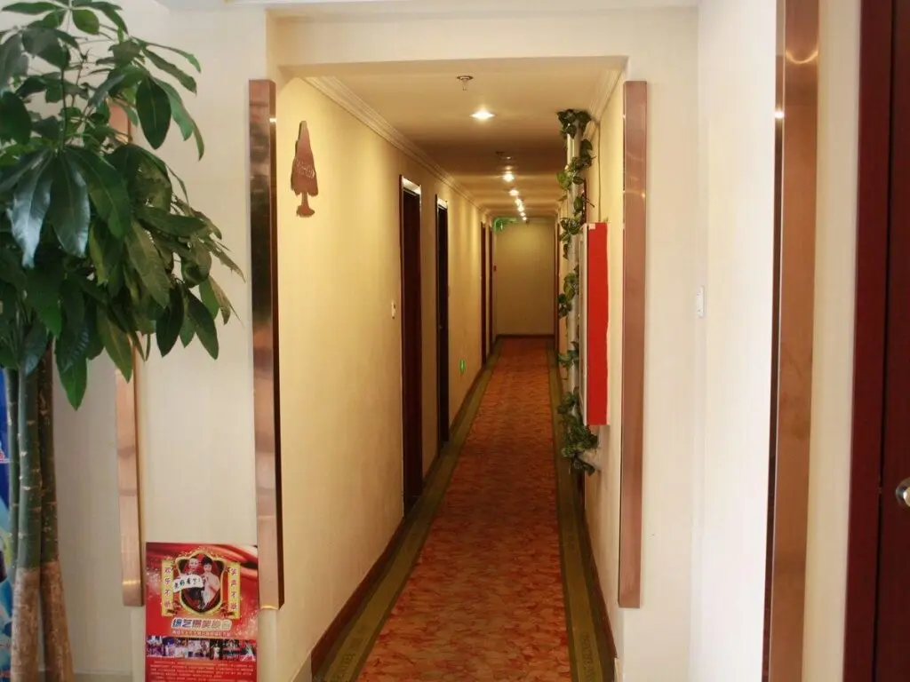 Циндао: GreenTree Inn Shandong Qingdao Railway Station Square Express Hotel