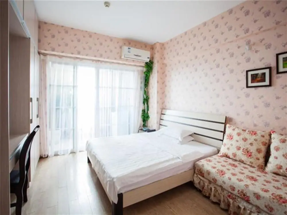 Чунцин: Chongqing Langqingju Apartment