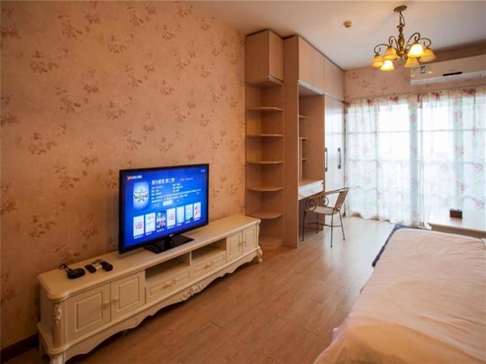 Чунцин: Chongqing Langqingju Apartment