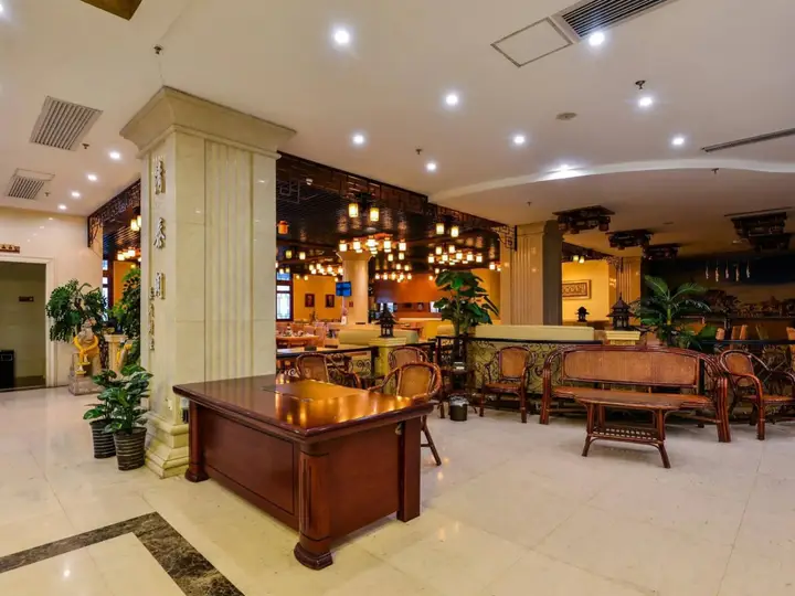 Шанхай: Shanghai Pattaya Holiday Inn