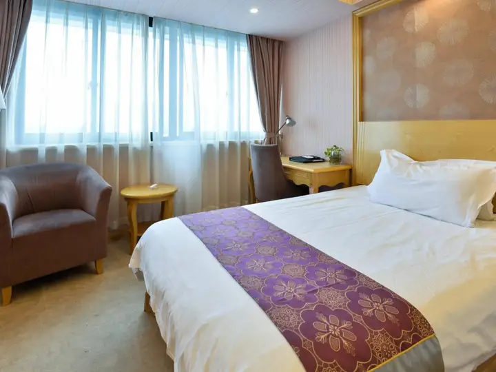 Шанхай: Shanghai Pattaya Holiday Inn
