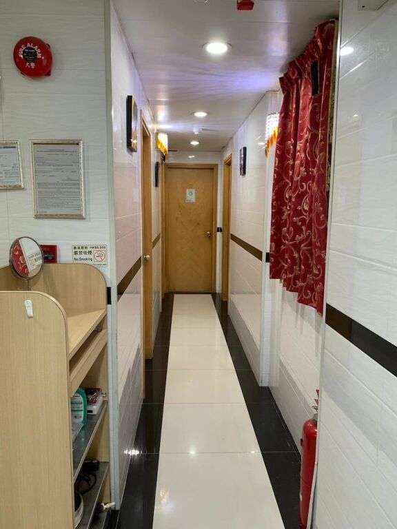 Гонконг: China Emperor Hotel