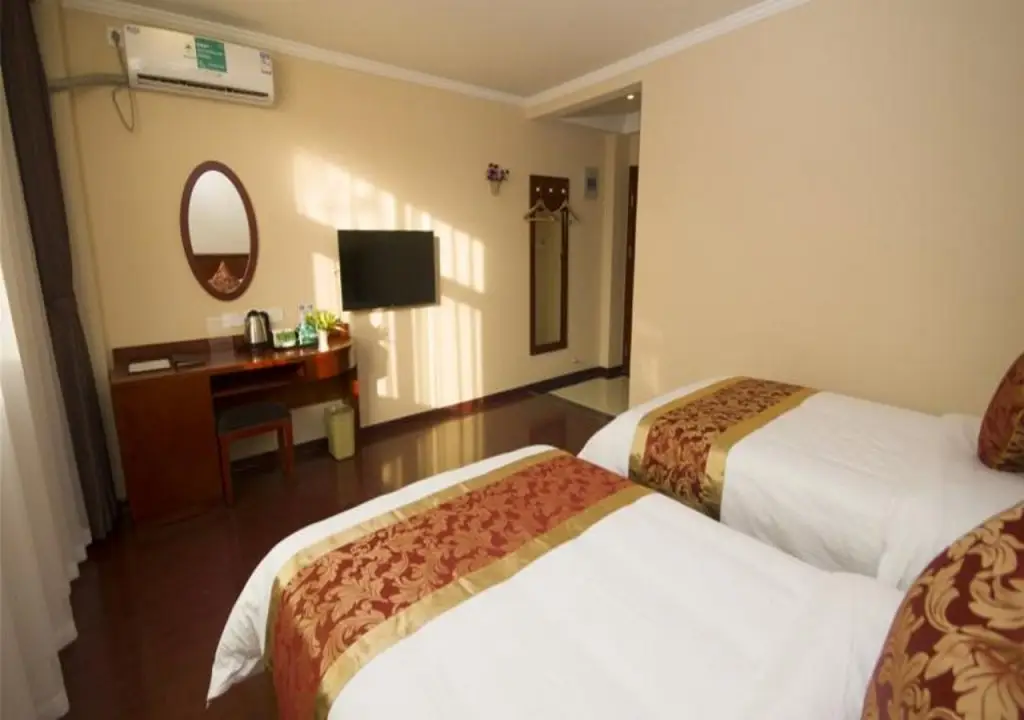 Тайчжоу: Greentree Inn Xinghua Anfeng Runan Garden Express Hotel
