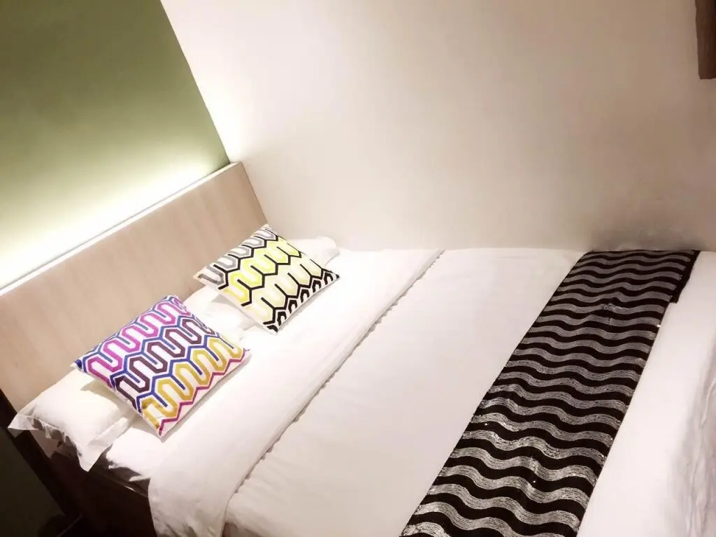 Гонконг: Move Inn