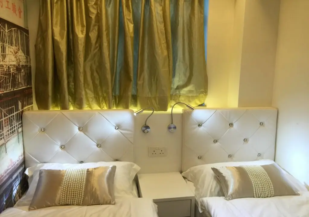 Гонконг: Move Inn
