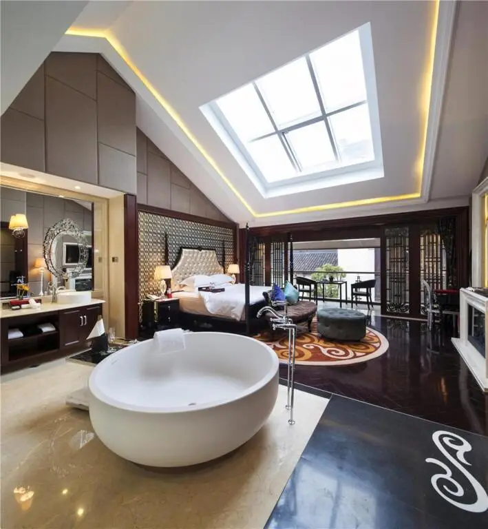 Цзясинь: Eden Club House