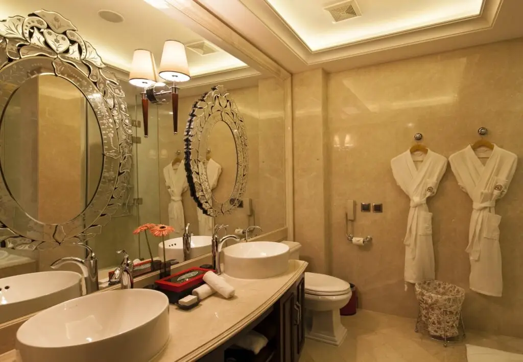 Цзясинь: Eden Club House