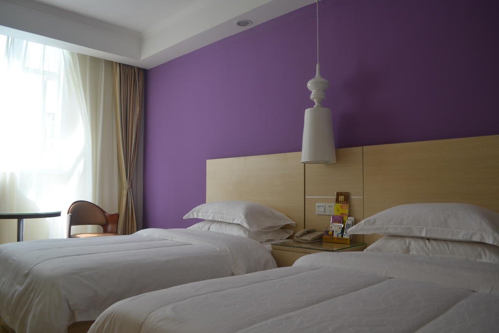 Шэньчжэнь: No. 8 Hotel Chain Hotel Dong Men Branch