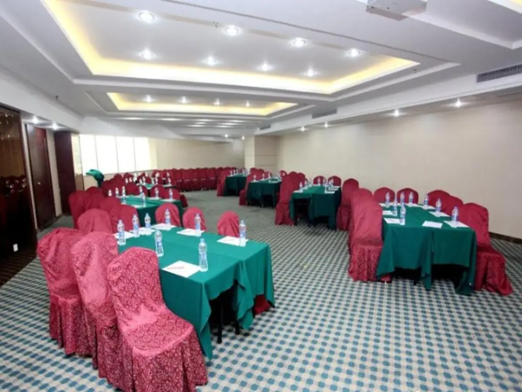 Нанкин: Nan Jing Ze Tian Hotel