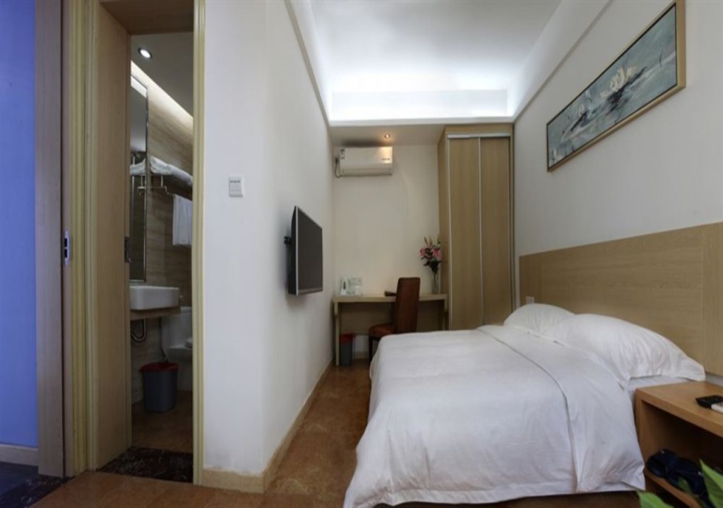 Шэньчжэнь: Shenzhen Xichong Yuerongwan Workers Resort