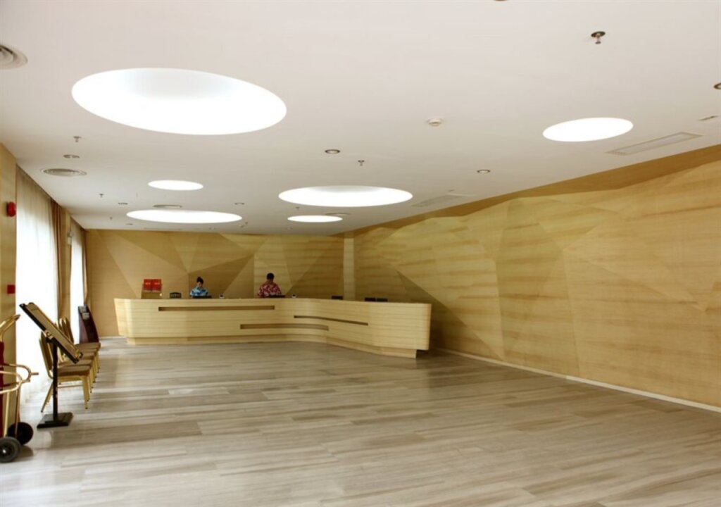 Шэньчжэнь: Shenzhen Xichong Yuerongwan Workers Resort
